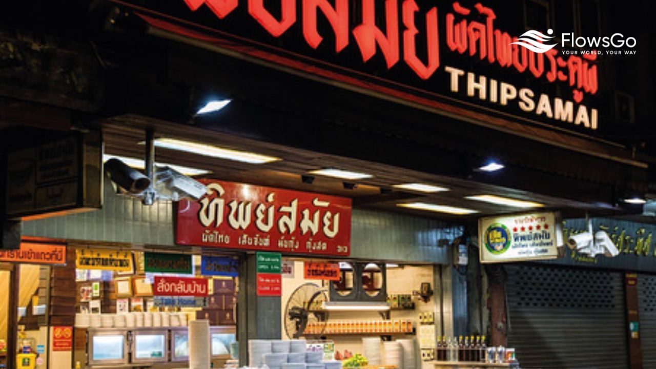 Thipsamai Padthai Pratu Phi (2).jpg