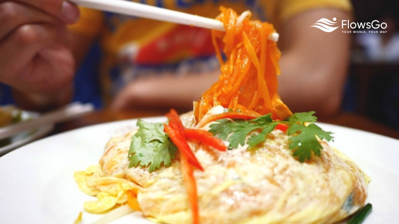 Thipsamai Padthai Pratu Phi.jpg