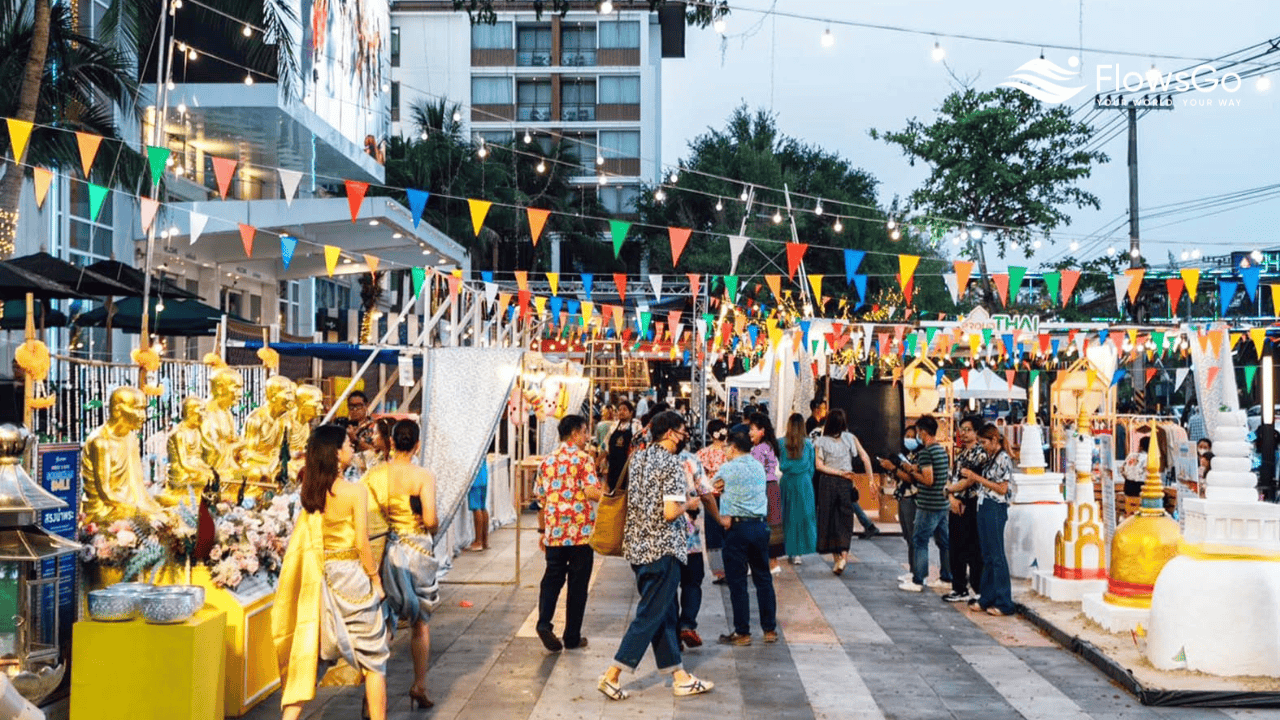 le-hoi-songkran-phuket.png
